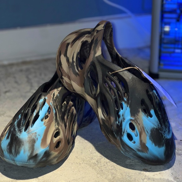 NWT ADIDAS YEEZY FOAM RUNNERS MX Cinder - Picture 1 of 8